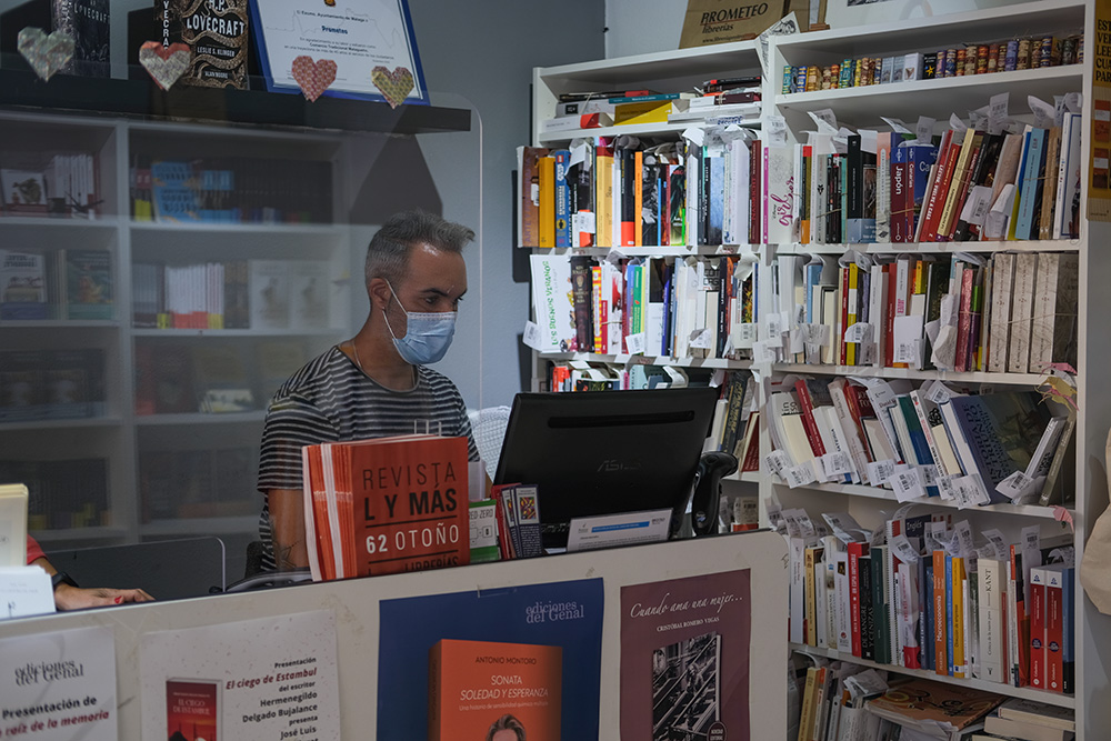 Local provisional de la Librería Proteo, situado en Calle Álamos nº21